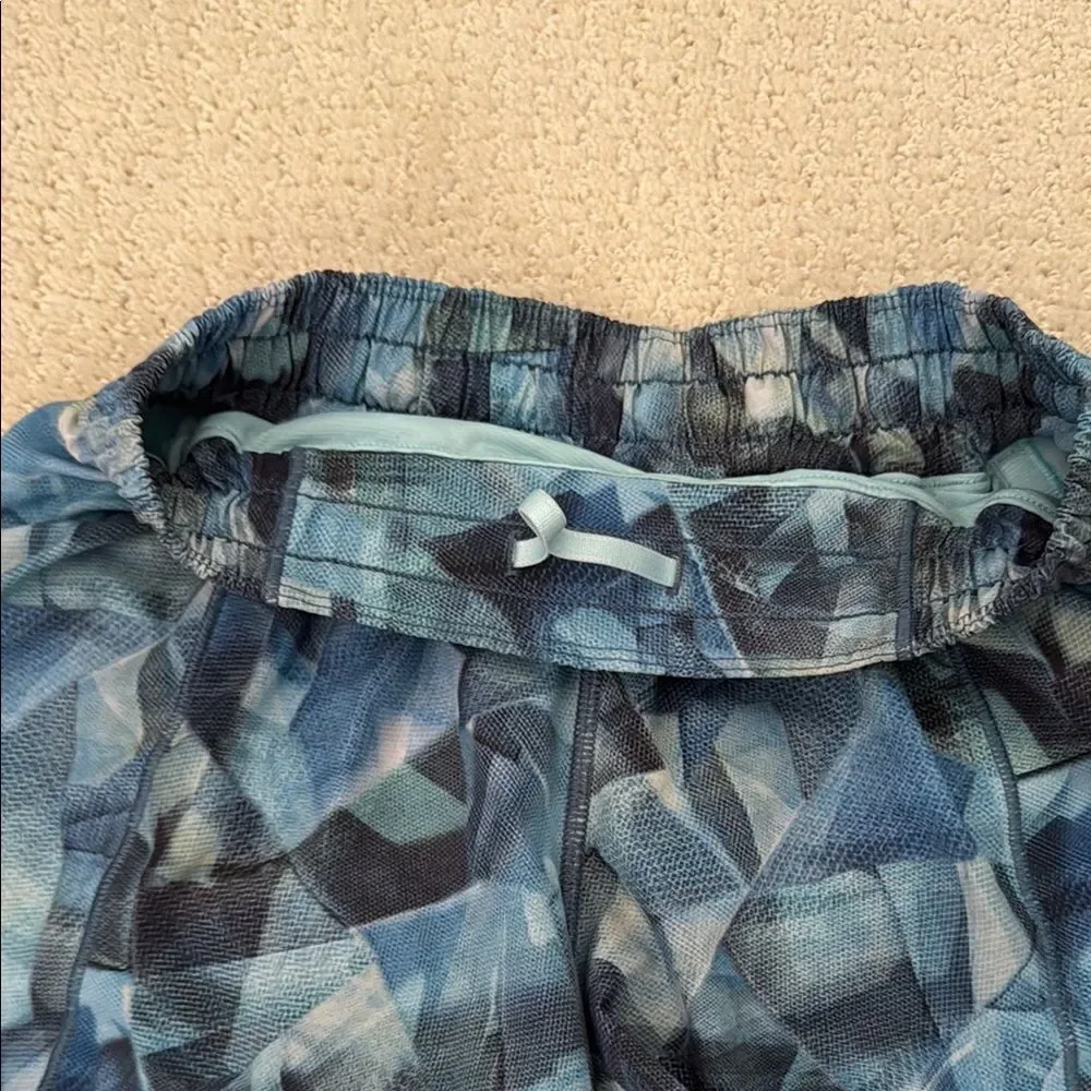 Lululemon Hotty Hot Low- Rise Lined Short Multi Blue Size 4 / 4